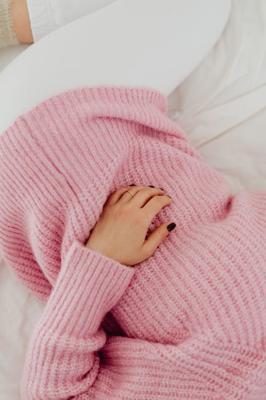 梦见自己织毛衣