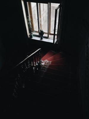 梦见房里的楼梯断了