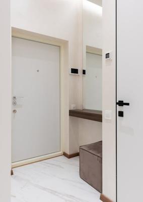 大门对厕所门最好化解方法，风水上大门与厕所门相冲的应对技巧