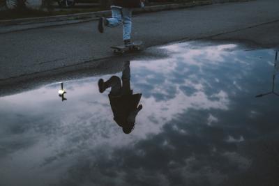 梦见自己跑着跑着飞起来了