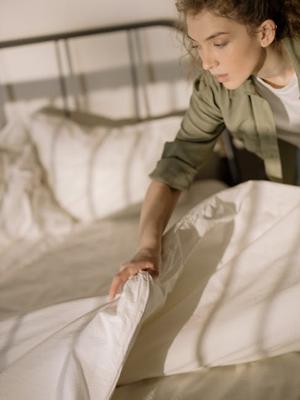 床的摆向有什么讲究，风水及周易解析摆放方位与健康运势