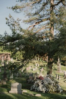 祠堂后面要相距多远才可以安放祖坟吗