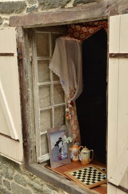 玄关处放什么摆件好风水，玄关处摆放物品与风水吉凶解析