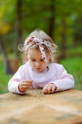 五行缺金木土的名字女孩姓绞，五行缺金木土的女孩起名建议