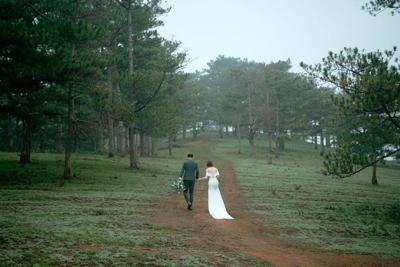 梦到自己和已婚的小学同学结婚