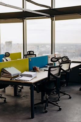 办公桌风水摆设与布局讲究，办公风水布局与运势相生相克