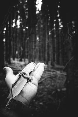 梦见有人拿刀杀人