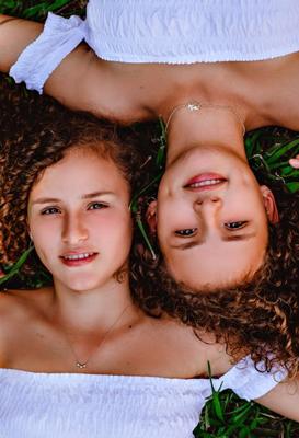 双子男最爱的星座女生，双子男最爱的星座女生是双子、天秤、射手星座的女孩