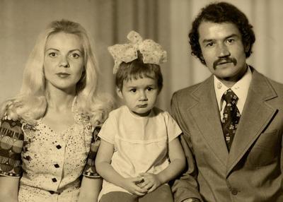 1981年属什么生肖的最佳配偶，属鸡人44岁后财运