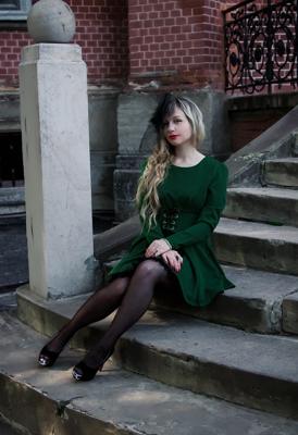 梦见自己穿了绿色衣服