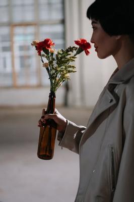 水瓶女是几月几号到几月几号，水瓶座女什么时候最美