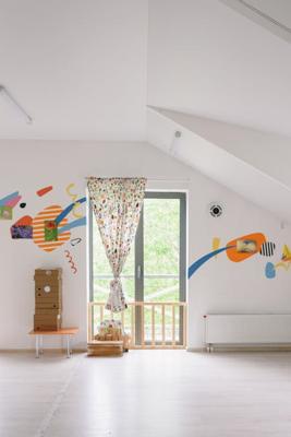 沙发背景墙挂什么画好风水，沙发背景墙挂什么画对家里风水