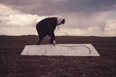 选坟地最简单的方法，结合风水阴阳调整提升运势