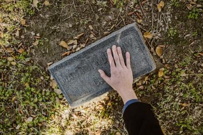 梦见远房亲戚去世