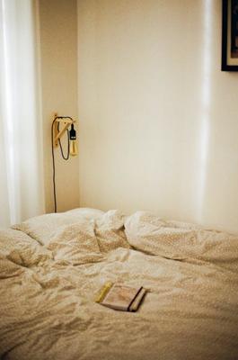 卧室金色吸顶灯好吗风水，金色卧室装修设计