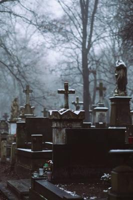 墓地风水避讳与五行凶煞，风水避讳与凶煞的方位解析