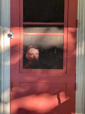 入户门朝西玄关发屏风柜什么颜色好