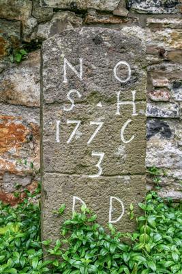 五行八字全壁上土命起名适合的字，壁上土命五行缺什么起名字带什么？