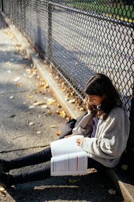 梦见自己又去学校读书了