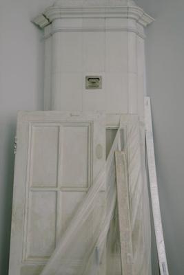 衣柜门对着卧室门，风水布局与运势解析