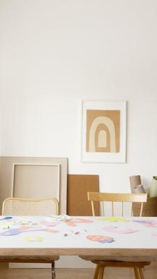 沙发背后挂什么画，沙发背后挂画的风水寓意与运势解析