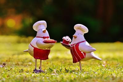 梦见做饭给朋友吃