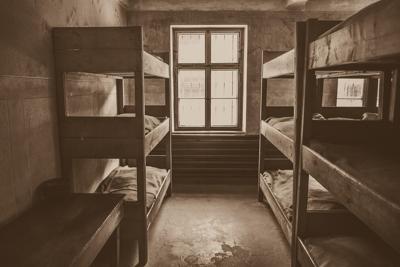 周公解梦梦到自己被锁禁屋子里