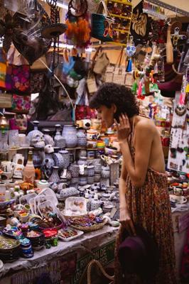 女人梦见逛大商场