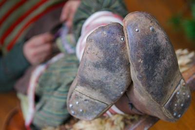 梦到已故的妈妈给自己刷鞋子是什么意思