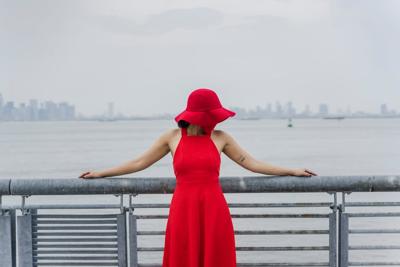 梦见穿红衣服的女人