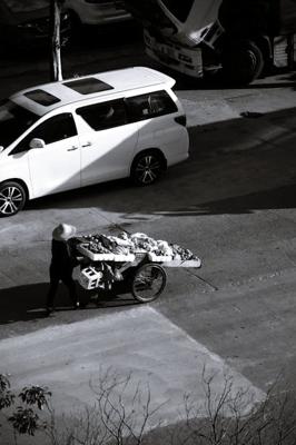 梦见爸爸骑车摔了