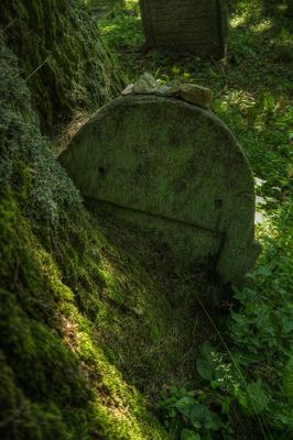 祖坟风水与老大老二老三的关系，祖坟老大老二老三如何排位